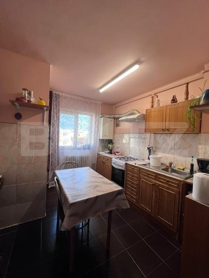 Apartament cu 3 camere semidecomandat, mobilat în Sud-Est