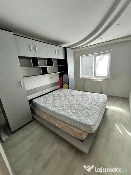 Apartament cu 3 camere decomandat în Calarași 4