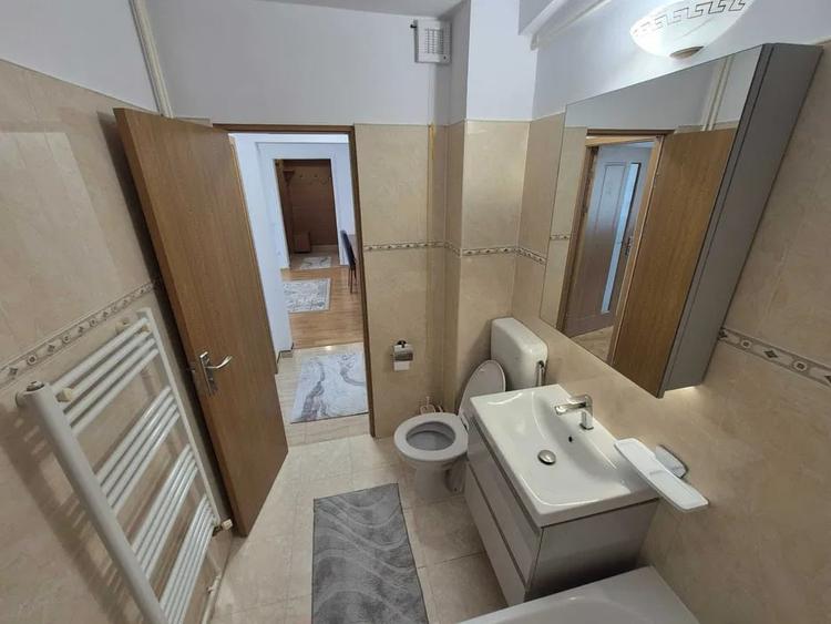 Apartament cu 2 camere semidecomandat, mobilat în Tomis II