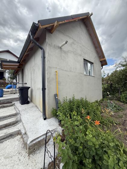 Casă individuală cu 2 camere cu Canalizare în Dezmir