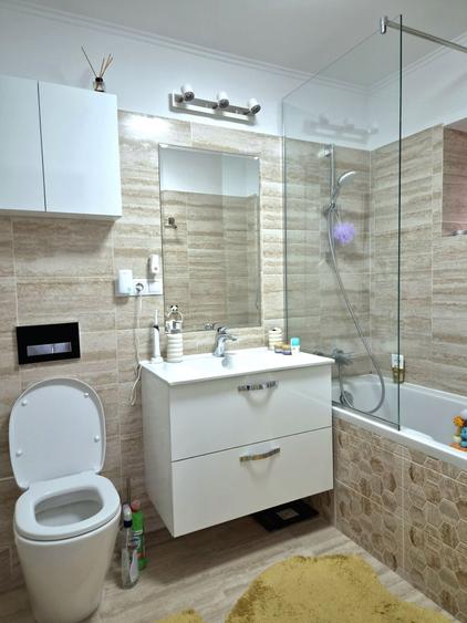 Apartament cu 4 camere decomandat în Lunca Apei