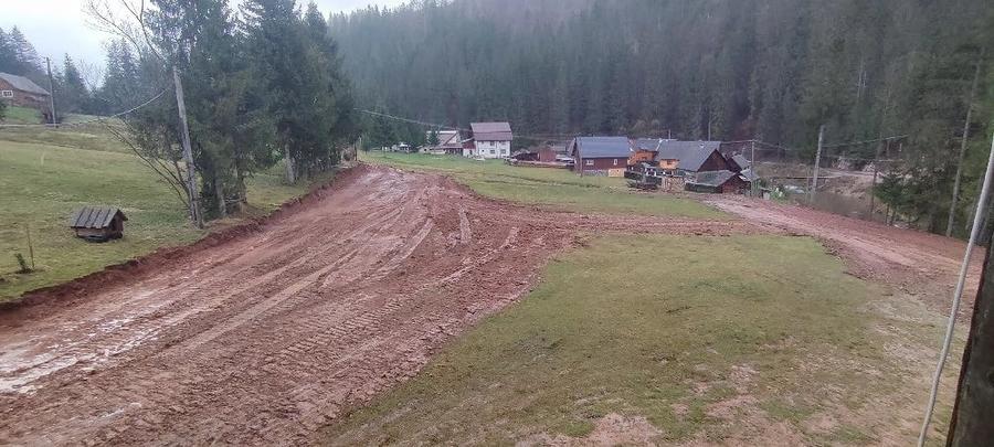 Teren de 1000 mp, în Dobrești