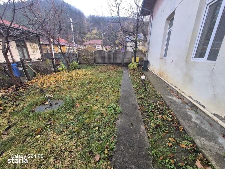Casă cu 4 camere în Ștefan cel Mare