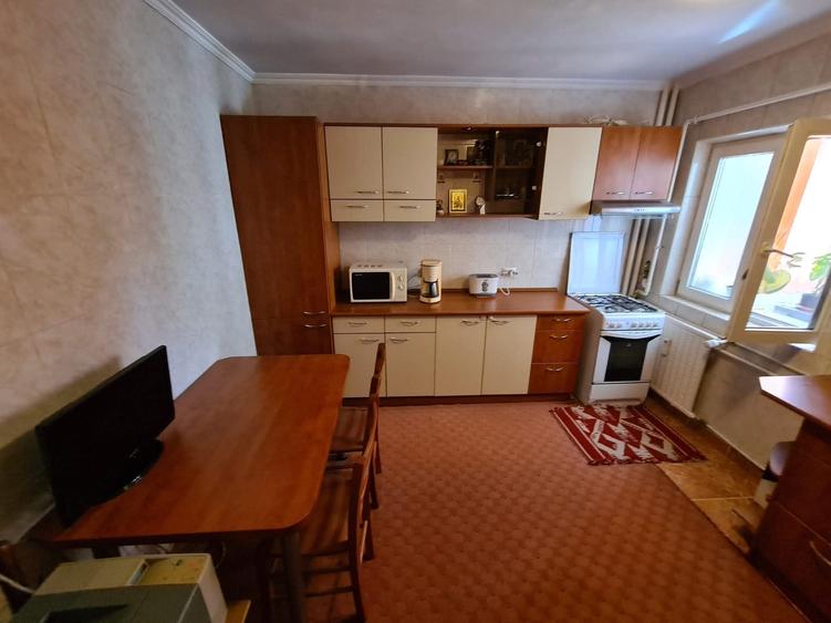 Apartament cu 2 camere semidecomandat în Gorjului