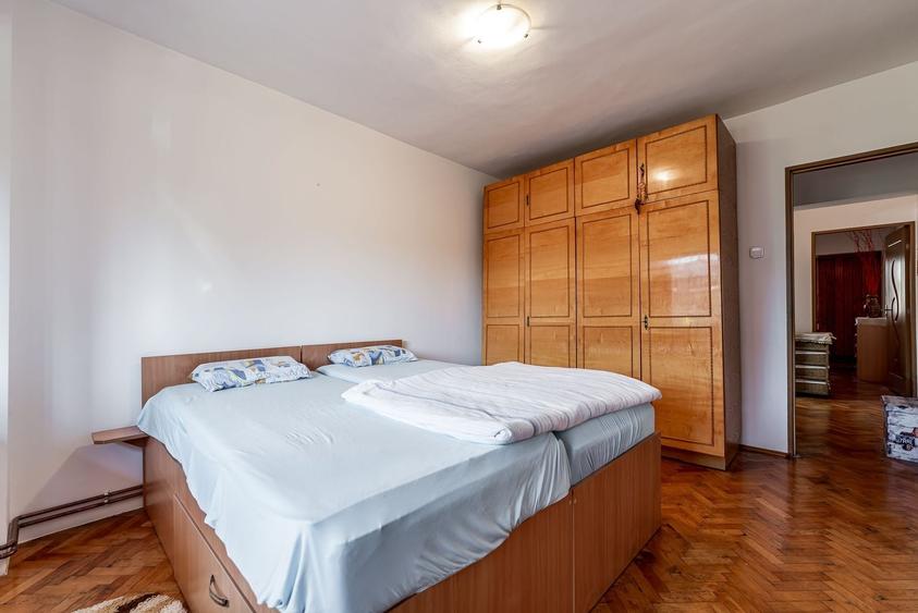 Apartament cu 3 camere decomandat, mobilat în Podgoria