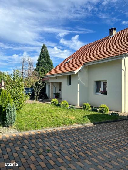 Casă cu 4 camere cu Teren 1100 Mp în Orașul Vechi