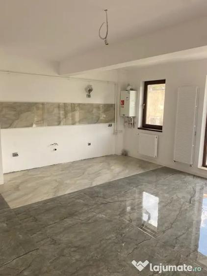 Apartament cu 2 camere decomandat în Jiului