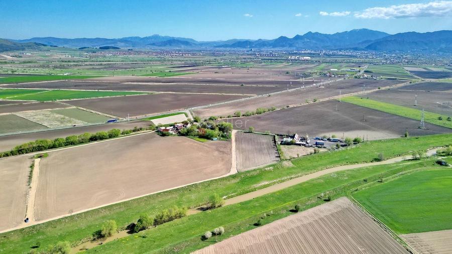 Teren Construcții intravilan de 126800 mp, în Stupini