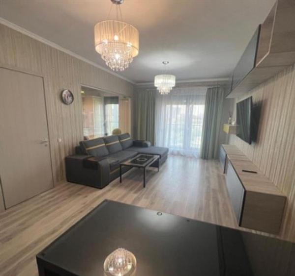 Apartament cu 2 camere decomandat în Crângași