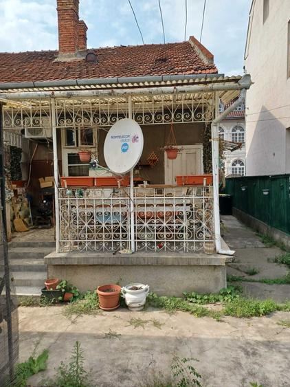Casă cu 3 camere în Central