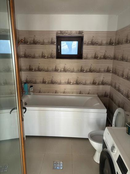 Casă cu 5 camere cu Canalizare în Central