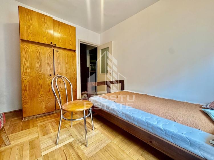 Apartament cu 4 camere decomandat, mobilat în Dâmbovița