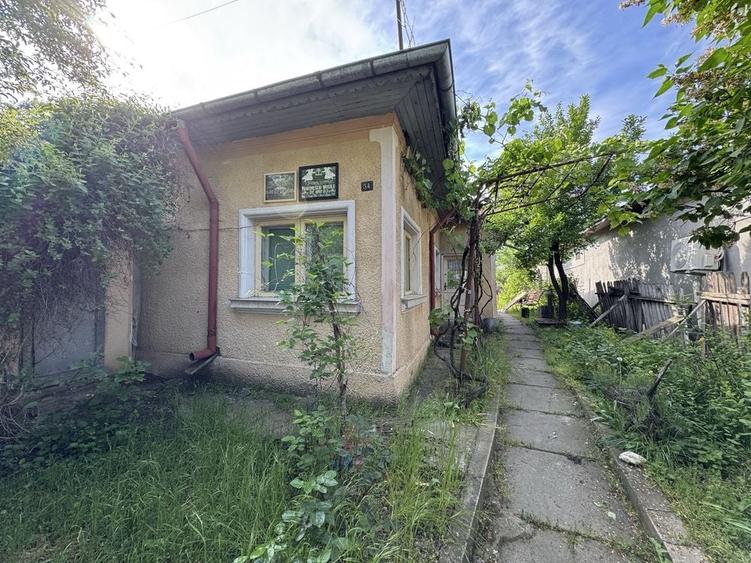 Casă cu 4 camere în Roșiori de Vede