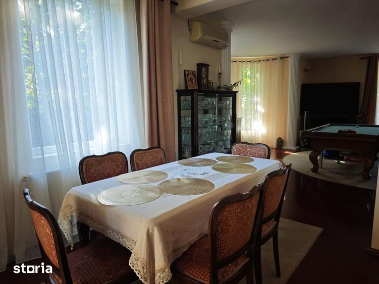 Casă cu 5 camere cu Teren 1078 Mp în Corbeanca