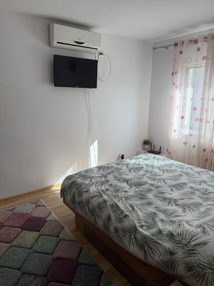 Apartament cu 3 camere decomandat în Exterior Vest