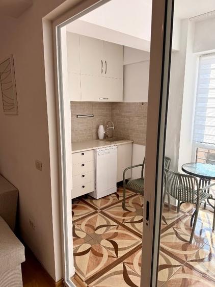 Apartament cu 4 camere semidecomandat, mobilat în Valea Lupului
