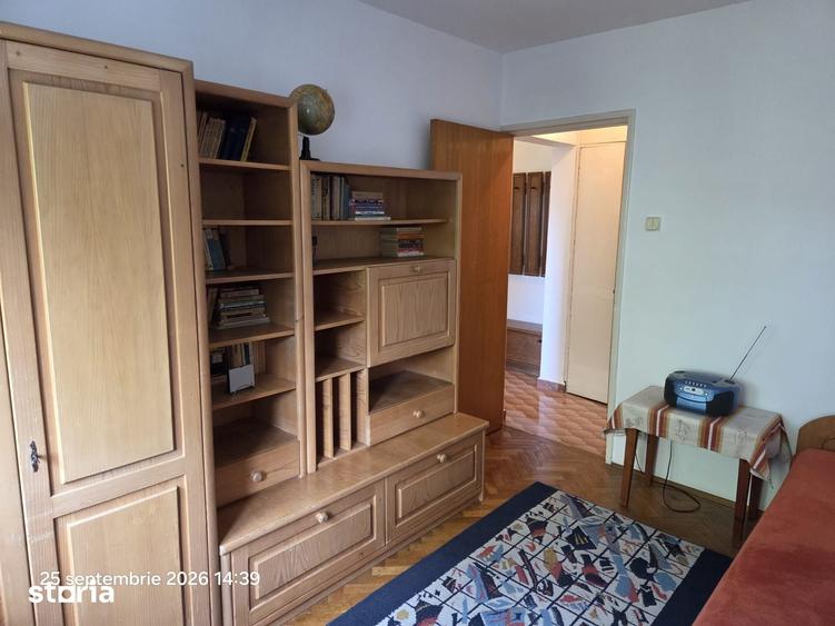 Apartament cu 4 camere în Șerban Vodă
