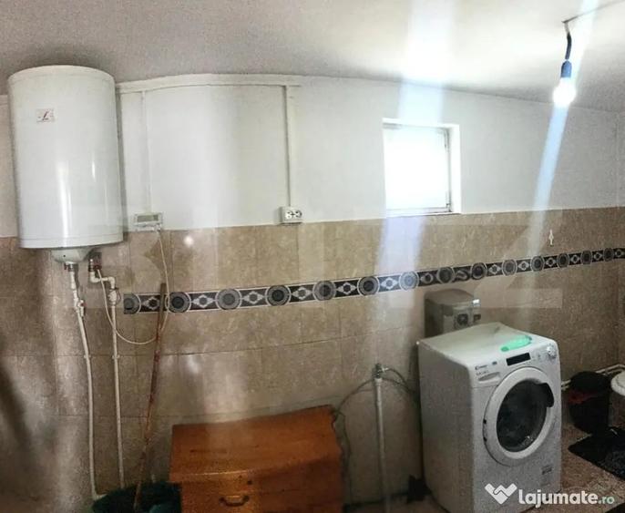 Casă cu 4 camere cu Teren 1200 Mp în Central