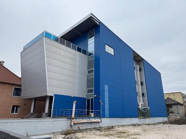 Birou, de 1,780 mp, în Gării