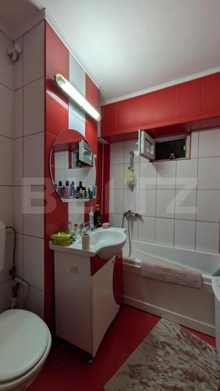 Apartament cu 3 camere decomandat, mobilat în Micro 11