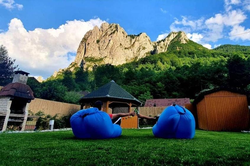 Casă cu 4 camere în Valea Mănăstirii