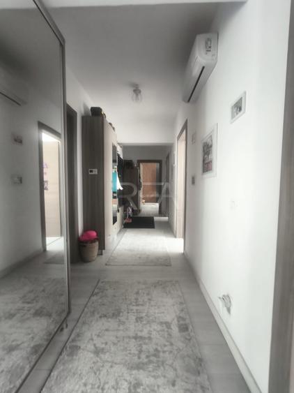 Apartament cu 4 camere decomandat, mobilat în Lujerului