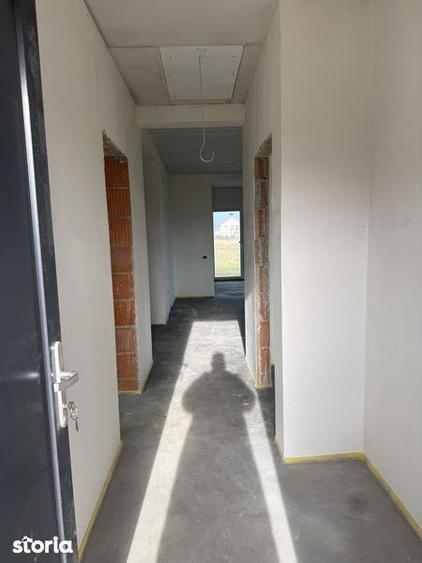 Casă cu 4 camere cu Teren 90 Mp în Oșorhei