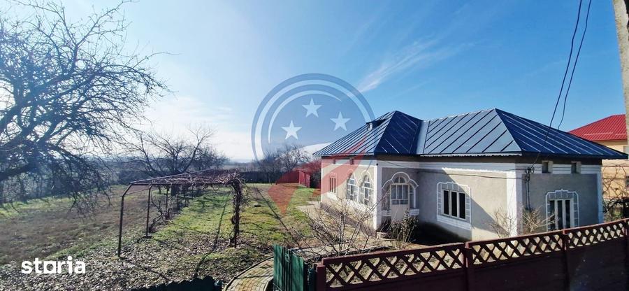 Casă cu 3 camere cu Teren 7952 Mp în Brădești