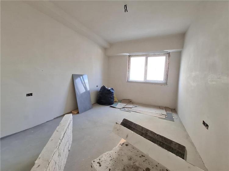 Apartament cu 3 camere decomandat în Galata