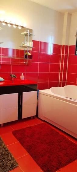 Casă individuală cu 5 camere decomandat cu Piscina în Andronache