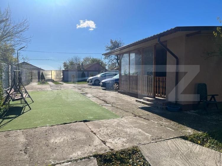 Casă individuală cu 5 camere cu Teren 880 Mp în Exterior Sud