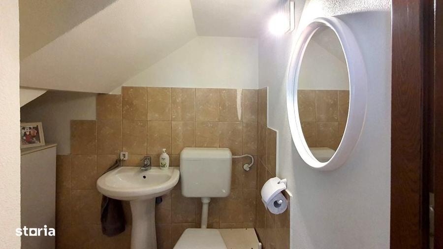 Casă cu 4 camere în Negoiești
