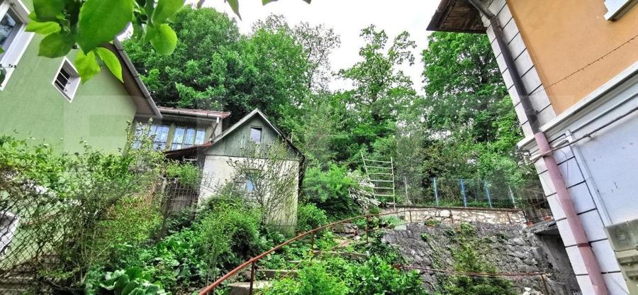 Apartament cu 4 camere semidecomandat, mobilat în Cetatea