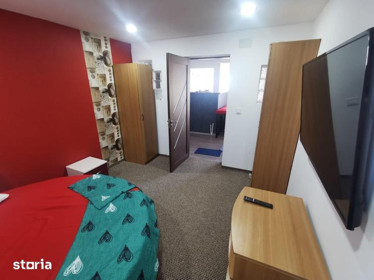 Casă cu 8 camere decomandat cu Teren 257 Mp în Central