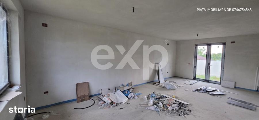 Casă cu 4 camere cu Teren 250 Mp în Ulmi