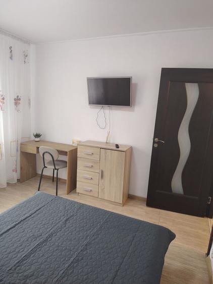 Apartament cu 3 camere decomandat în Central
