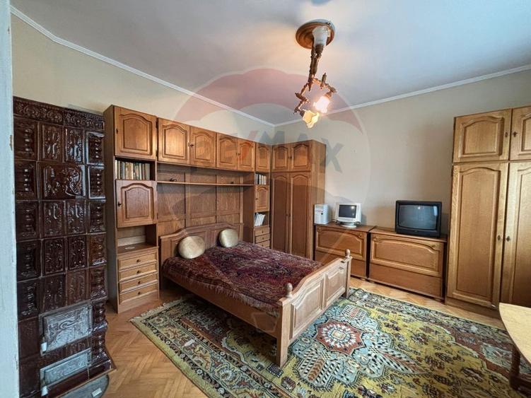 Casă individuală cu 5 camere cu Teren 446 Mp în Ultracentral