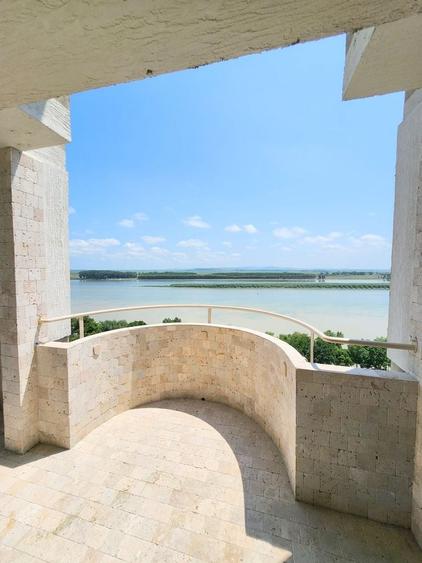 Apartament cu 3 camere decomandat în Faleză