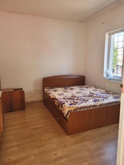 Casă individuală cu 6 camere cu Canalizare în Tomis I