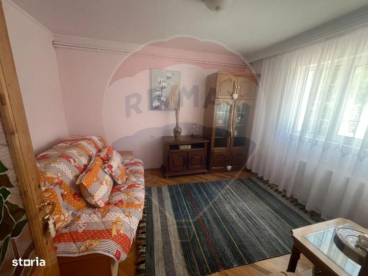 Casă cu 4 camere în Lepșa