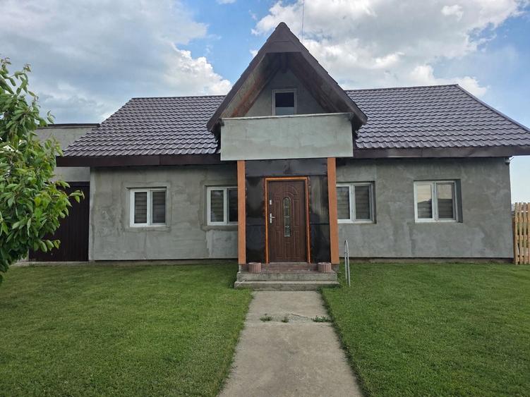 Casă cu 4 camere în Dancu