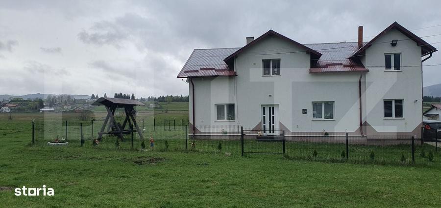 Casă cu 4 camere cu Teren 1750 Mp în Poiana Stampei