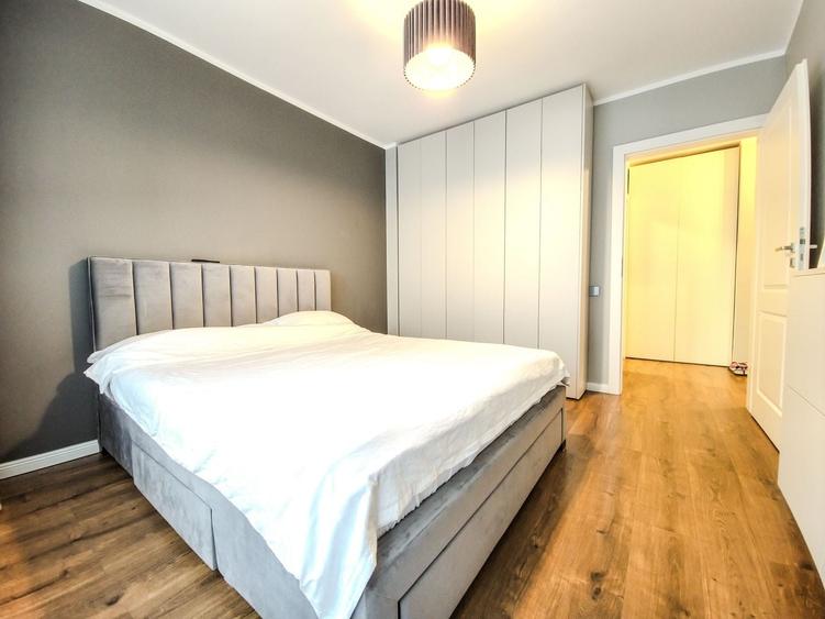 Apartament cu 3 camere semidecomandat, mobilat în Europa