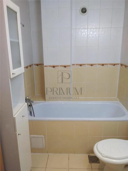 Apartament cu 3 camere decomandat în Aradului