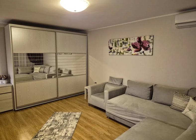 Garsonieră decomandată, mobilată în Central
