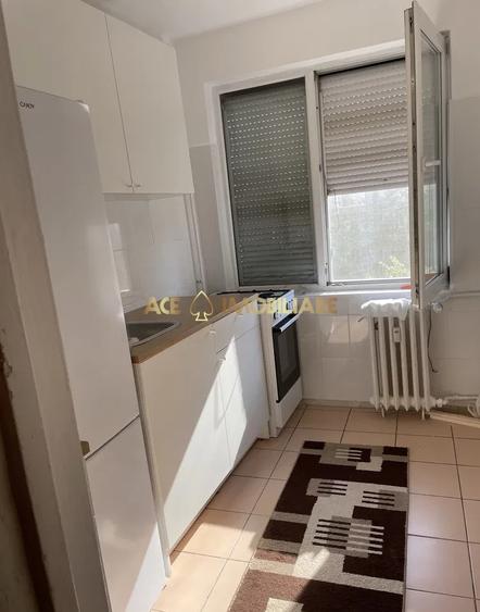 Apartament cu 2 camere decomandat, mobilat în Titan