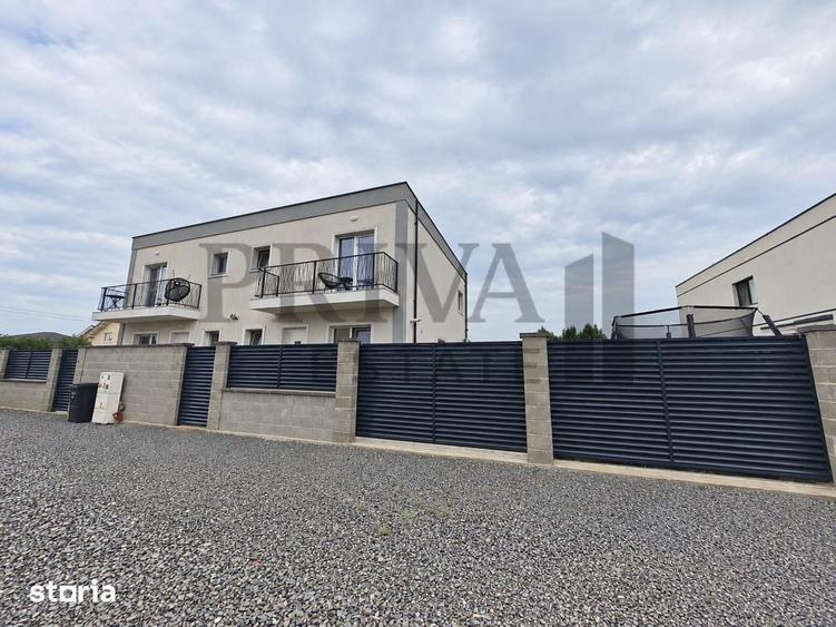 Duplex cu 4 camere cu Canalizare în Moșnița Nouă
