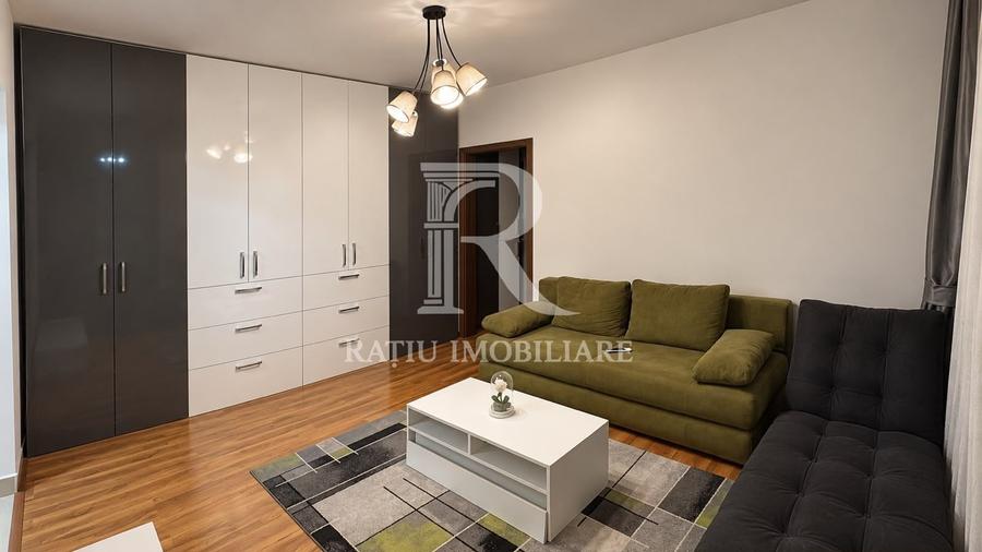 Apartament cu 3 camere semidecomandat, mobilat în Gării