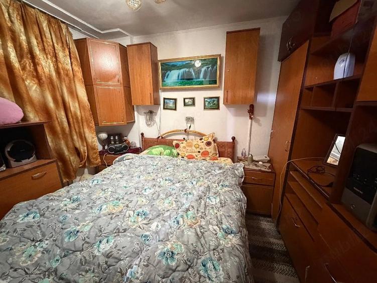 vind apartament trei camere semidecoandat - 5