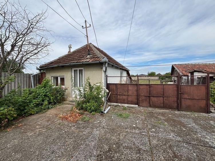 Casă cu 4 camere cu Teren 512 Mp în Central